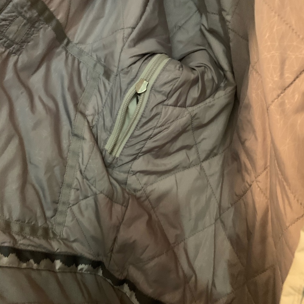 NorthFace Fall/Spring Jacket Beige colour - Picture 9 of 12